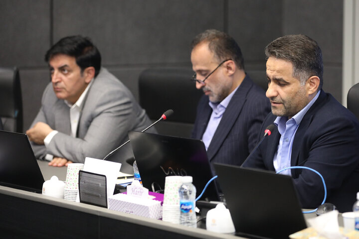 نشست کمیسیون عمران مجلس با رئیس بنیاد رئیس مسکن انقلاب اسلامی