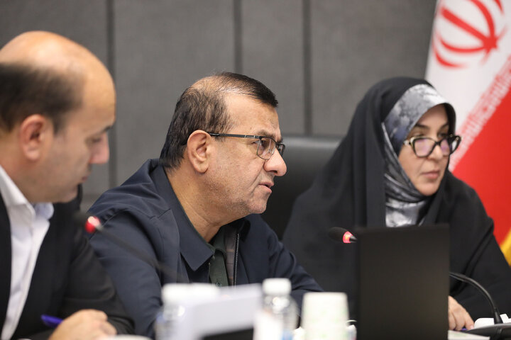نشست کمیسیون عمران مجلس با رئیس بنیاد رئیس مسکن انقلاب اسلامی
