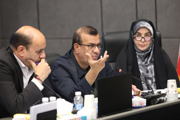 نشست کمیسیون عمران مجلس با رئیس بنیاد رئیس مسکن انقلاب اسلامی