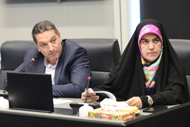 نشست کمیسیون عمران مجلس با رئیس بنیاد رئیس مسکن انقلاب اسلامی