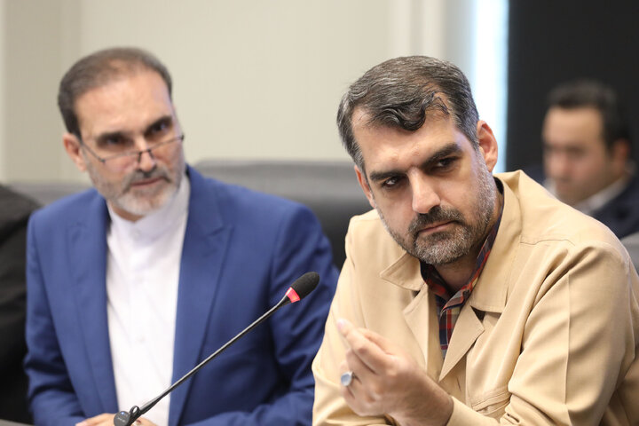 نشست کمیسیون عمران مجلس با رئیس بنیاد رئیس مسکن انقلاب اسلامی