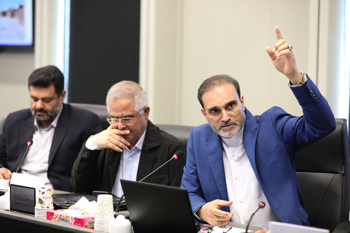 نشست کمیسیون عمران مجلس با رئیس بنیاد رئیس مسکن انقلاب اسلامی