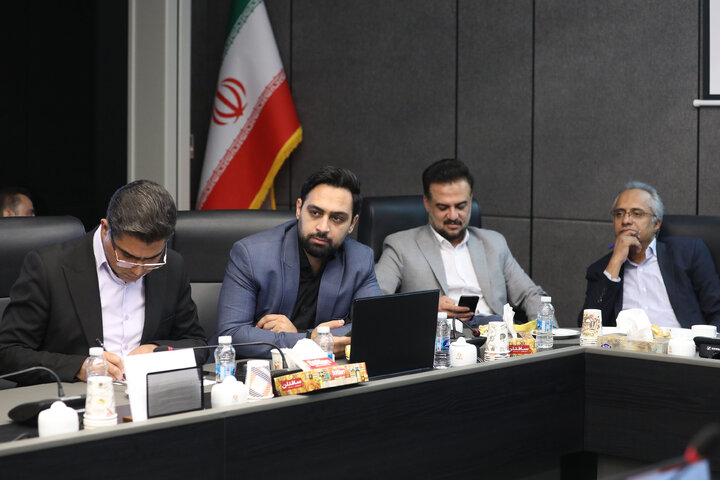 نشست کمیسیون عمران مجلس با رئیس بنیاد رئیس مسکن انقلاب اسلامی