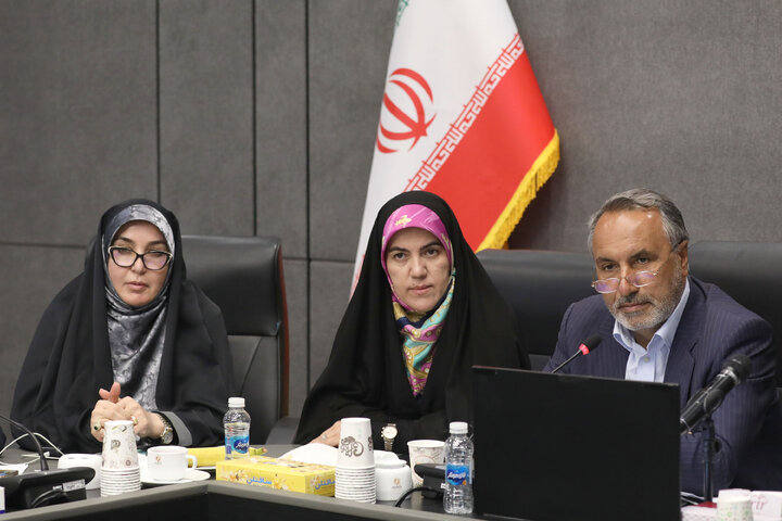 نشست کمیسیون عمران مجلس با رئیس بنیاد رئیس مسکن انقلاب اسلامی