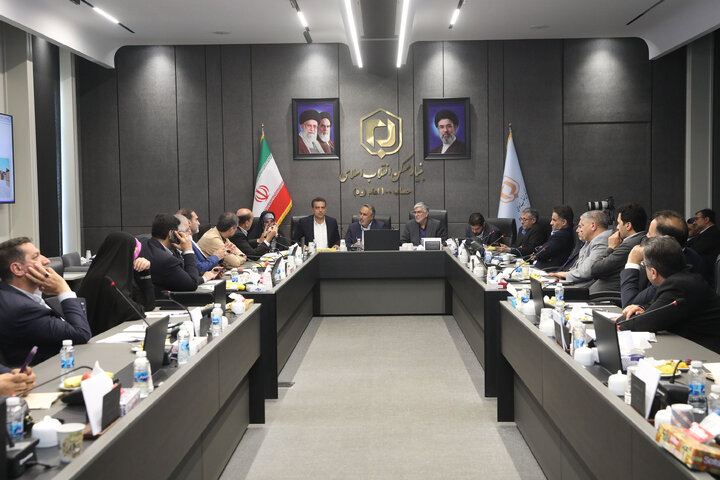 نشست کمیسیون عمران مجلس با رئیس بنیاد رئیس مسکن انقلاب اسلامی
