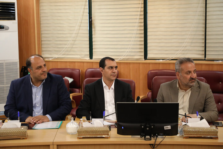 نشست کمیسیون برنامه و بودجه مجلس با مدیرعامل شرکت ملی پالایش و پخش فرآورده های نفتی