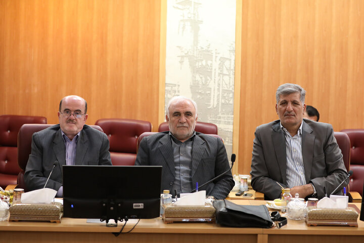 نشست کمیسیون برنامه و بودجه مجلس با مدیرعامل شرکت ملی پالایش و پخش فرآورده های نفتی