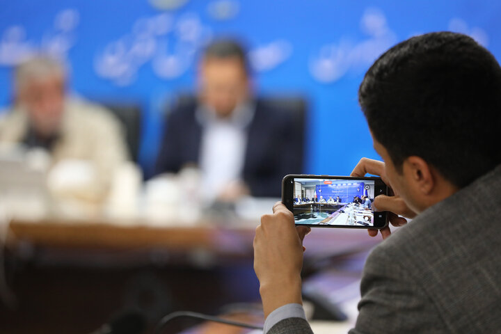 نشست مشترک کمیسیون امور داخلی کشور و شوراهای مجلس با وزیر صنعت، معدن و تجارت