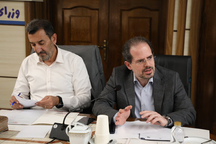 نشست مشترک کمیسیون امور داخلی کشور و شوراهای مجلس با وزیر صنعت، معدن و تجارت