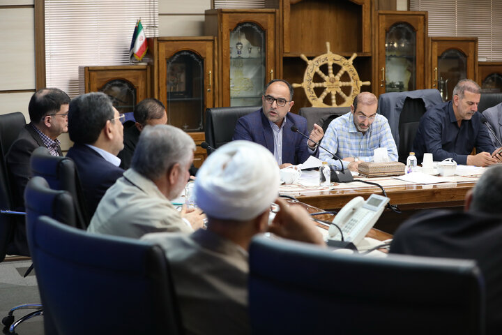 نشست مشترک کمیسیون امور داخلی کشور و شوراهای مجلس با وزیر صنعت، معدن و تجارت