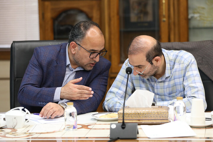 نشست مشترک کمیسیون امور داخلی کشور و شوراهای مجلس با وزیر صنعت، معدن و تجارت