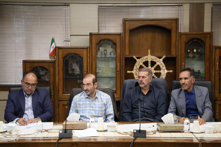 نشست مشترک کمیسیون امور داخلی کشور و شوراهای مجلس با وزیر صنعت، معدن و تجارت