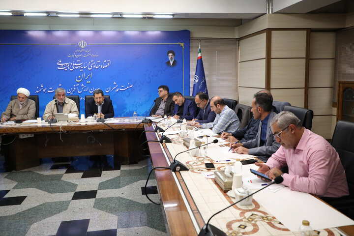 نشست مشترک کمیسیون امور داخلی کشور و شوراهای مجلس با وزیر صنعت، معدن و تجارت