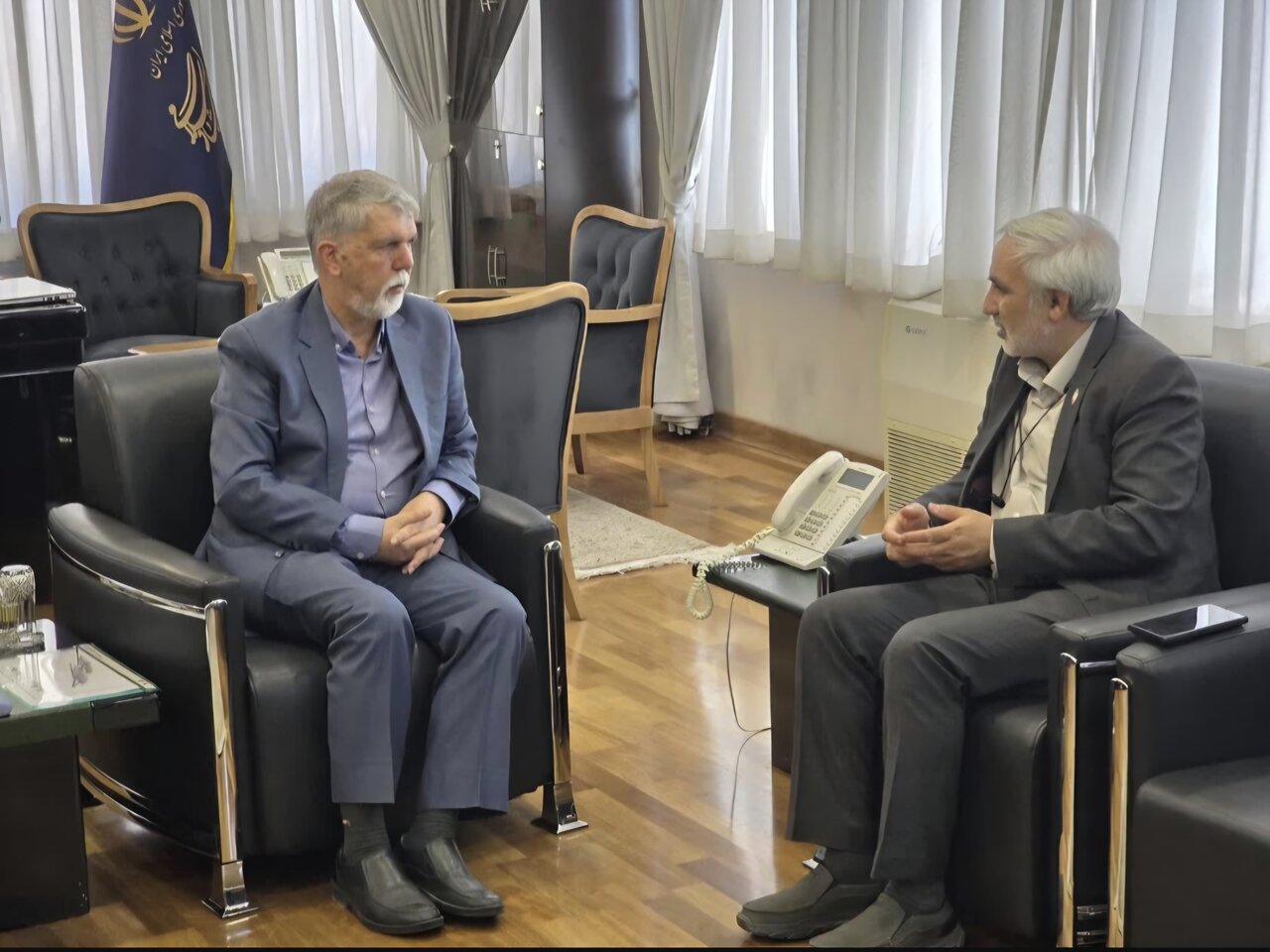 پیگیری مطالبه ارتقای سهم آذربایجان از اعتبارات فرهنگی توسط جعفری‌آذر