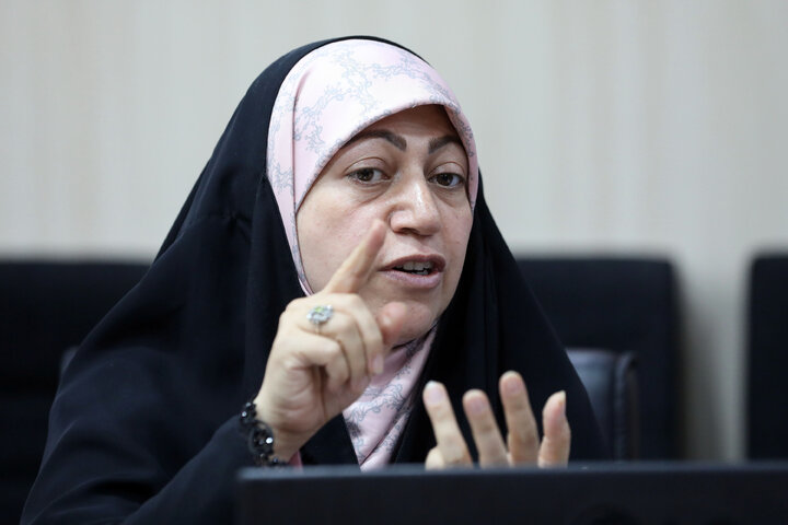 نشست کمیسیون بهداشت و درمان با مدیران سازمان غذا و دارو