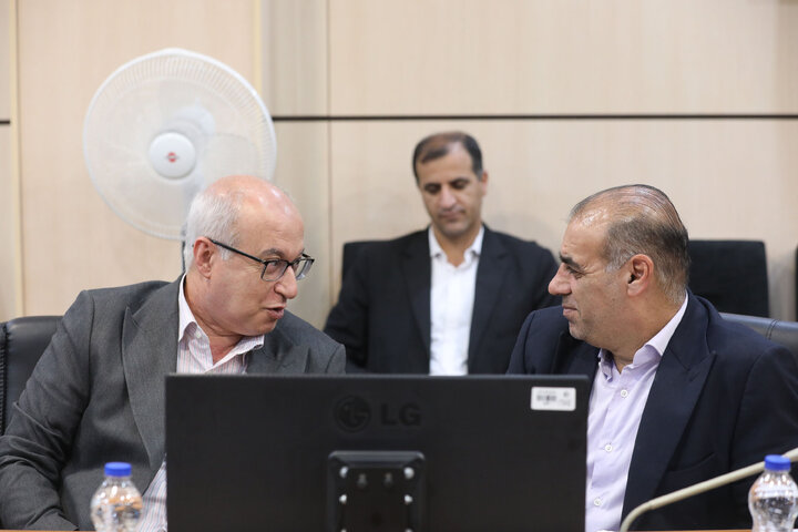 نشست کمیسیون بهداشت و درمان با مدیران سازمان غذا و دارو