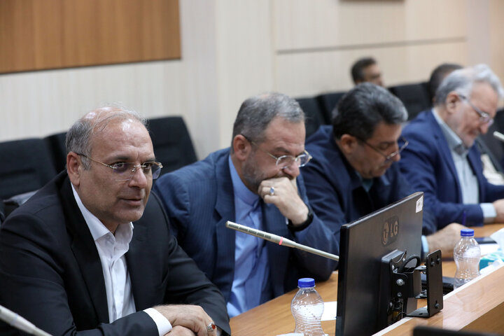 نشست کمیسیون بهداشت و درمان با مدیران سازمان غذا و دارو