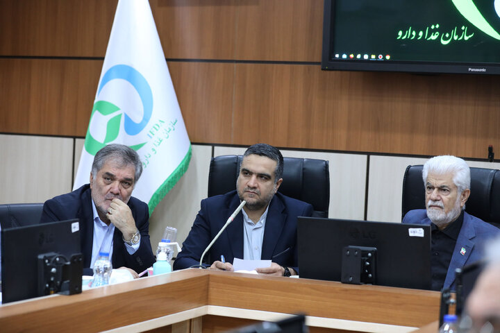 نشست کمیسیون بهداشت و درمان با مدیران سازمان غذا و دارو