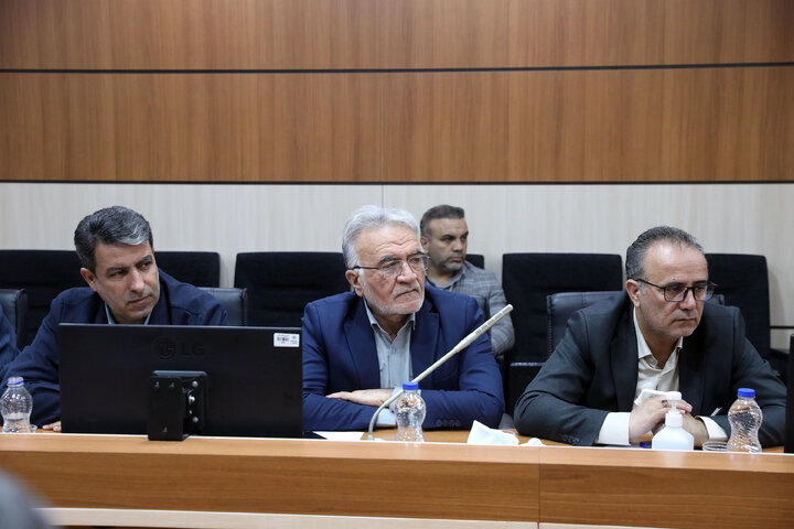 نشست کمیسیون بهداشت و درمان با مدیران سازمان غذا و دارو