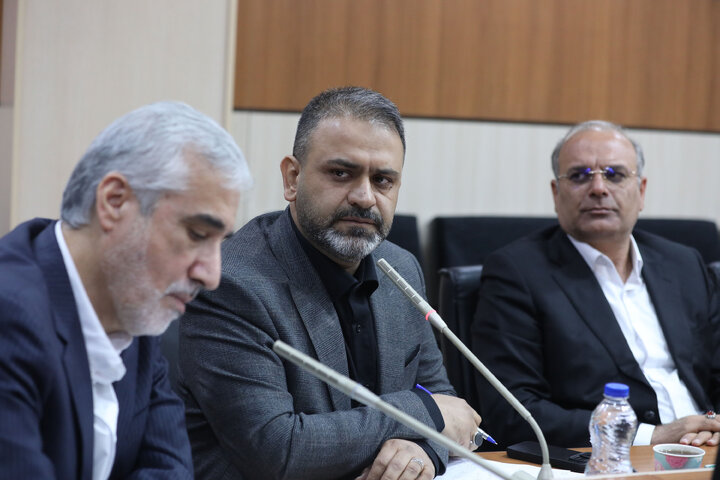 نشست کمیسیون بهداشت و درمان با مدیران سازمان غذا و دارو