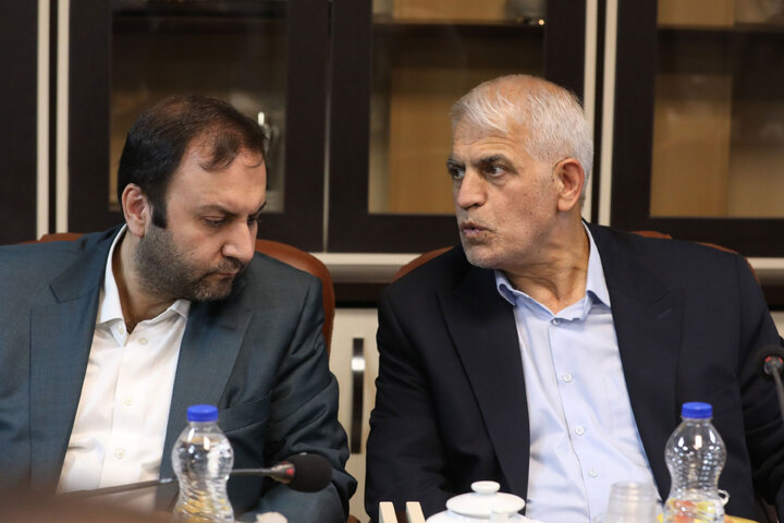 نشست کمیسون اصل ۹۰ با وزیر نفت