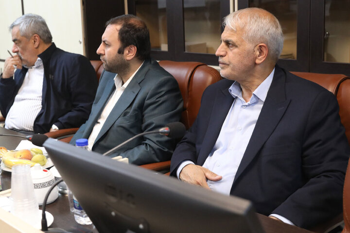 نشست کمیسون اصل ۹۰ با وزیر نفت