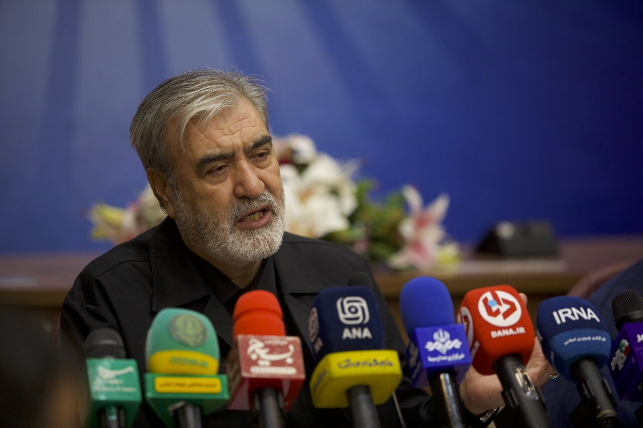 کشورهای منطقه باید برای تأمین امنیت خود بهدنبال راهکارهای منطقهای باشند/ کاهش حضور نظامی آمریکا در منطقه از پیامدهای مقاومت کشورهای منطقه باید برای تأمین امنیت خود بهدنبال راهکارهای منطقهای باشند/ کاهش حضور نظامی آمریکا در منطقه از پیامدهای مقاومت