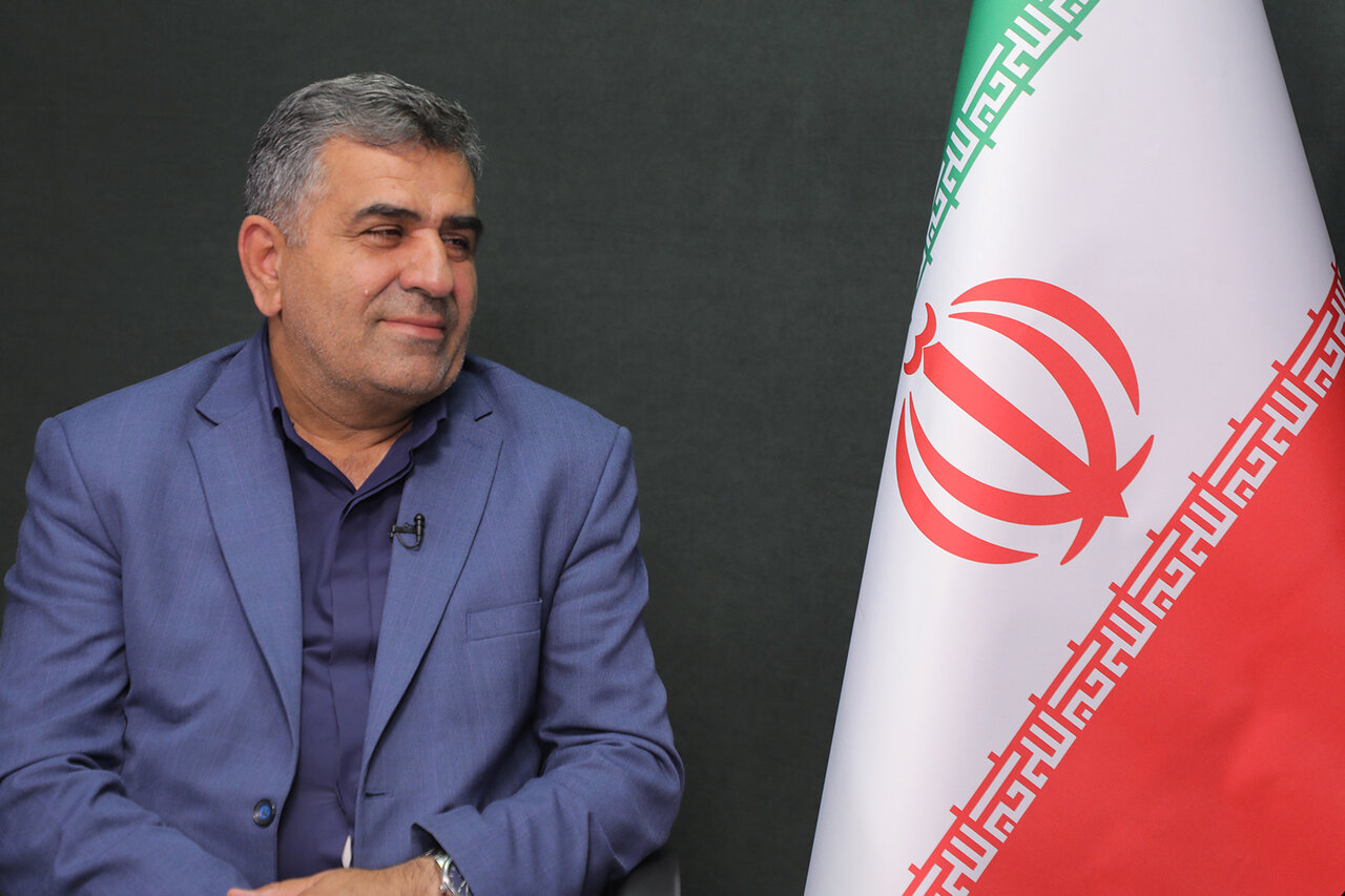 اجازه تضییع حق کارگران یا بیمه‌شدگان را در هیچ سطحی نمی‌دهیم/ مدل حمایتی جدید مجلس با تزریق مستقیم بودجه اضطراری به سفره‌های کارگری/ در حوزه اقتصادی مردم را لزوماً مصرف‌کننده می‌بینیم