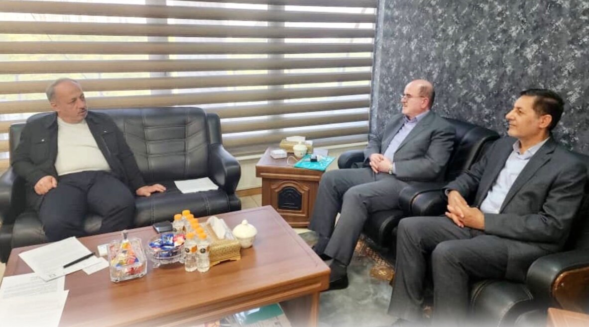 مهرداد لاهوتی