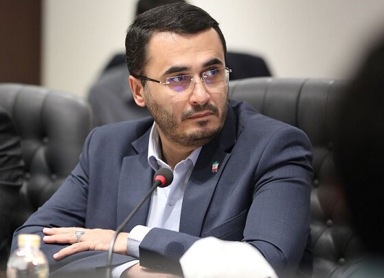 برای رونق بازار فرش، باید زنجیره تولید تا عرضه مورد توجه قرار گیرد/پیمان‌سپاری ارزی از صادرات فرش حذف شود