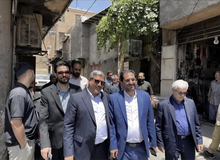 بازدید میدانی محسنی‌ثانی از محله کوی گلستان سبزوار 