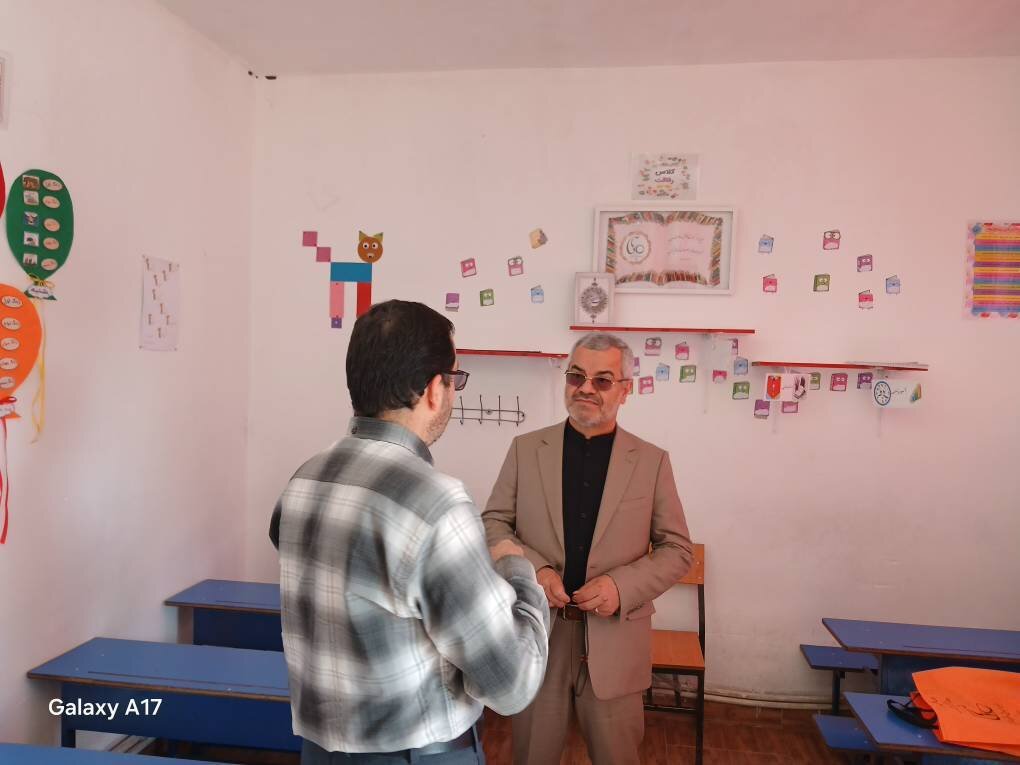 مدارس قرآنی نقش مهمی در تربیت نسل آینده دارند/ توسعه زیرساختهای آب، برق و راه در کوچصفهان با جدیت پیگیری میشود