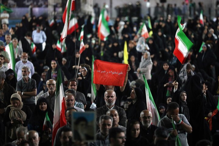 حضور حاجی بابایی در تجمع مردم رشت