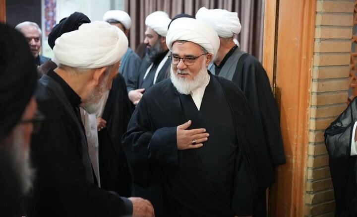 نماینده ویژه رئیس مجلس در مراسم بزرگداشت آیت‌الله فیاض و شهدای جنگ ۱۲ روزه در قم حضور یافت