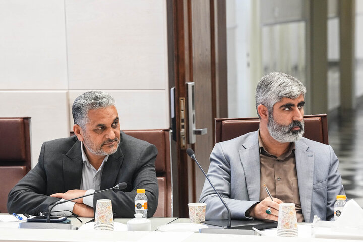 نشست کمیسیون کشاورزی مجلس با معاونان وزارتخانه‌ها در خصوص آرد و نان