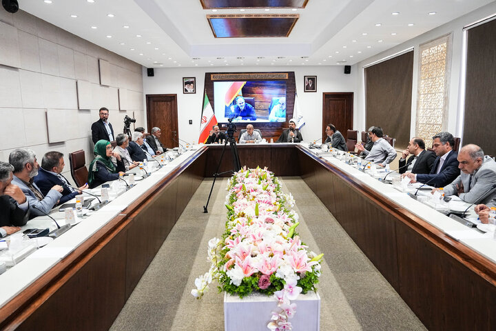 نشست کمیسیون کشاورزی مجلس با معاونان وزارتخانه‌ها در خصوص آرد و نان