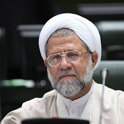برخی افراد با تفرقه‌افکنی در کشور نقش ستون پنجم دشمن را ایفا نکنند /مسئولان در دو میدان جنگ و دیپلماسی در مسیر خدمت و صیانت از کشور حرکت می‌کنند