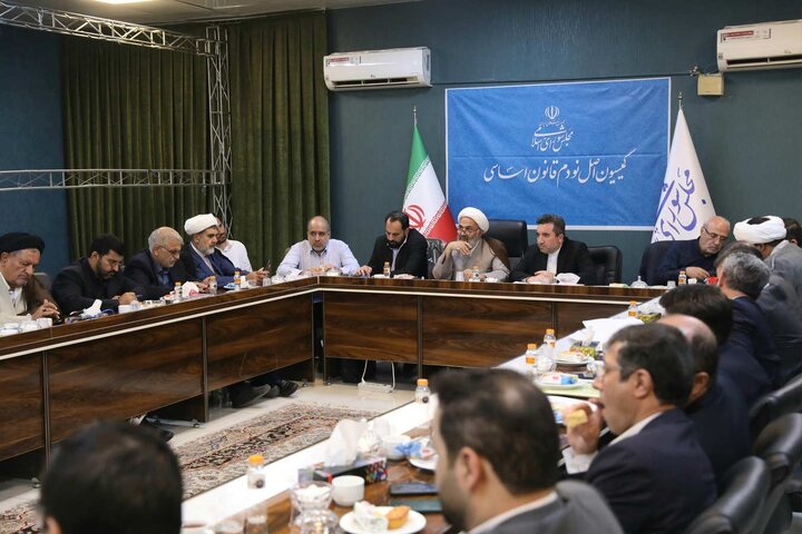 نشست کمیسیون اصل ۹۰ با رییس سازمان ثبت اسناد و املاک کشور