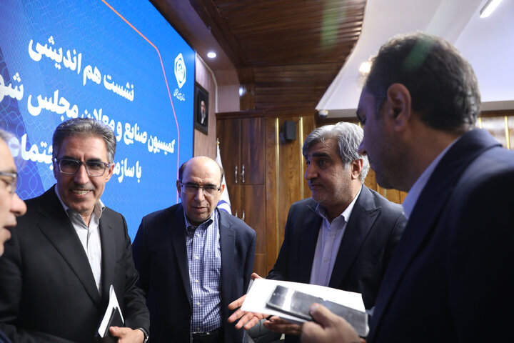 نشست کمیسیون صنایع و معادن مجلس شورای اسلامی با رییس و معاونین سازمان تامین اجتماعی