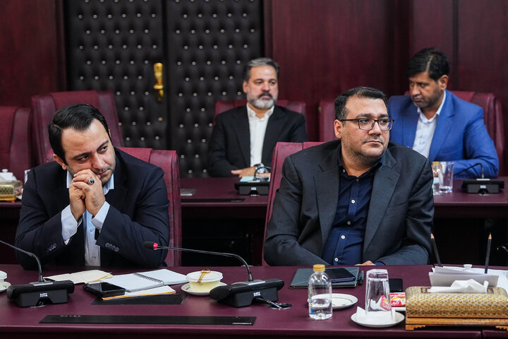 نشست کمیسیون شوراهای مجلس با وزیر اقتصاد