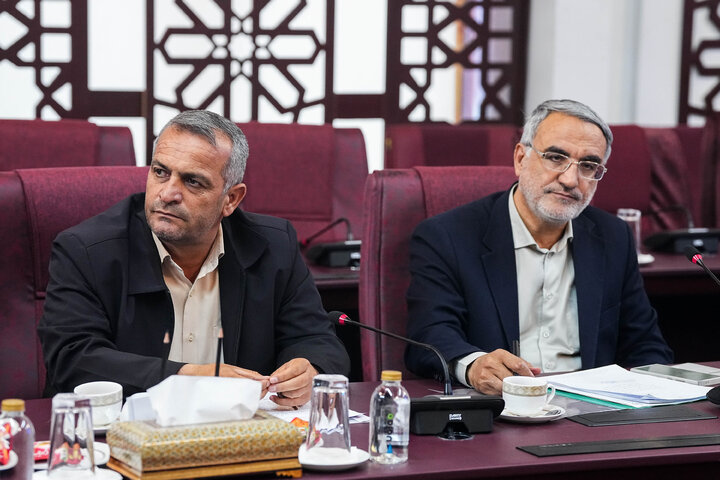 نشست کمیسیون شوراهای مجلس با وزیر اقتصاد