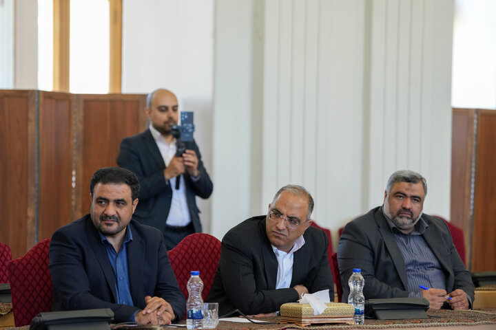 نشست کمیسیون اقتصادی مجلس با وزیر امور خارجه