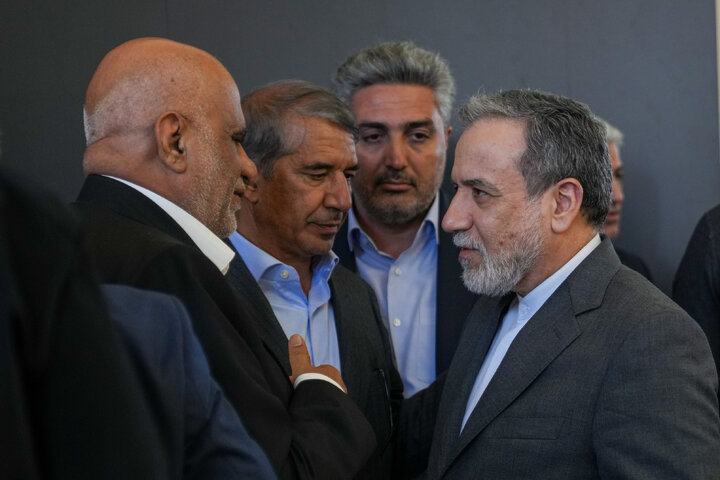 نشست کمیسیون اقتصادی مجلس با وزیر امور خارجه