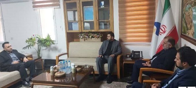 دیدار نماینده شوش و کرخه با وزیر نفت/ پیگیری حقآبه کشت تابستانه و مشکلات کشاورزان شوش و کرخه در دیدار با مدیرعامل آب و برق خوزستان