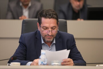 افزایش نرخ ارز زندگی مردم را تحت فشار قرار داده است