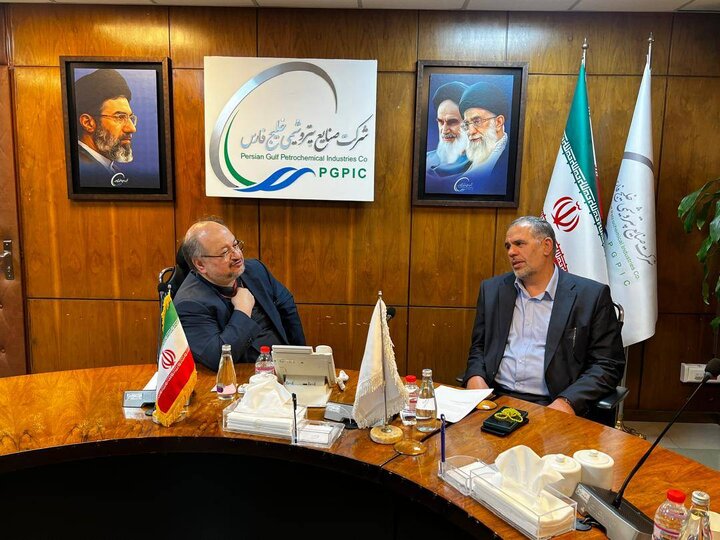 موسوی‌زاده از حمایت هلدینگ خلیج فارس از طرح‌های اشتغال‌زایی حمیدیه خبر داد/دو دستگاه آمبولانس و تجهیزات آموزشی به حمیدیه اختصاص یافت