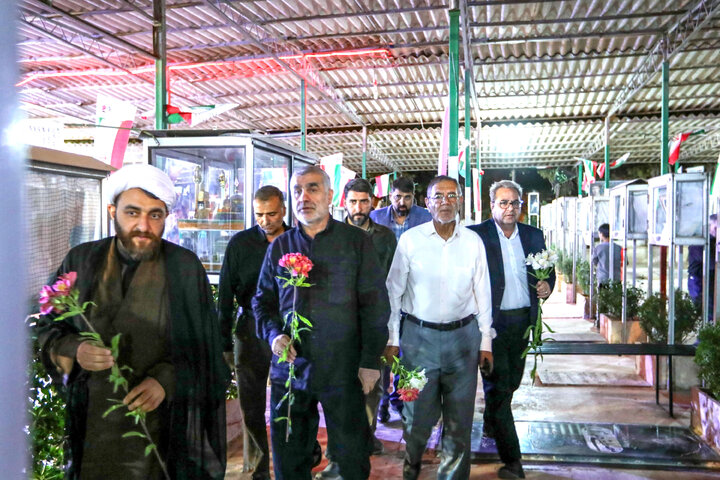 ادای احترام نایب رییس مجلس شورای اسلامی به شهدای محلات