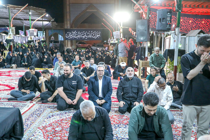 ادای احترام نایب رییس مجلس شورای اسلامی به شهدای محلات