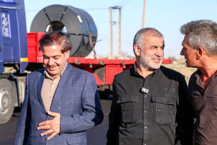 نایب رییس مجلس از پروژه خدمات رفاهی محور دلیجان–اصفهان بازدید کرد
