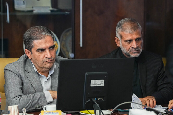 نشست کمیسیون صنایع و معادن با وزیر نیرو